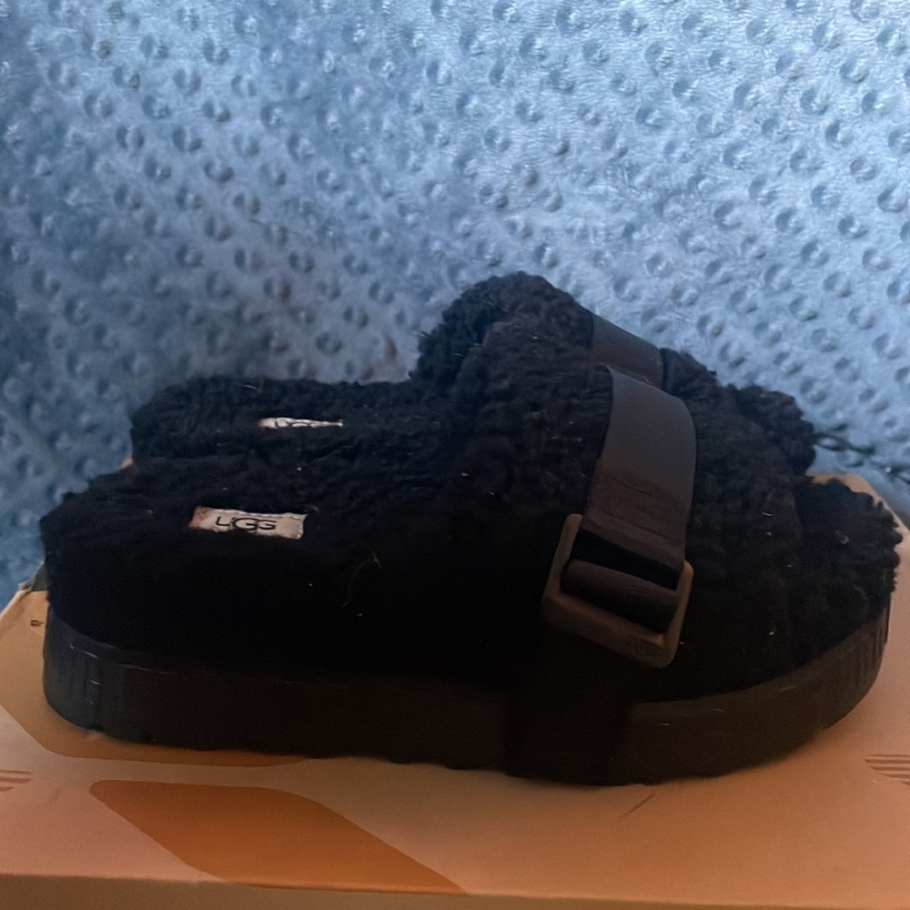 UGG Women's Fluffita Slipper - Picture 4 of 4
